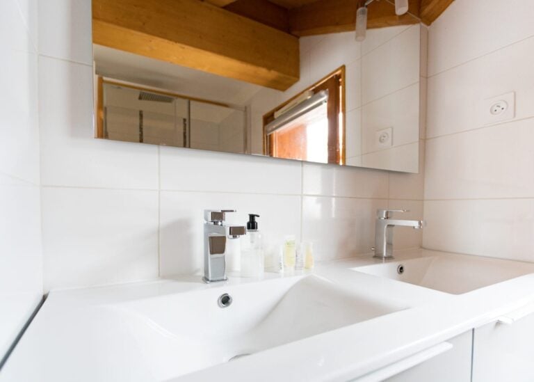 Cropped Triple ROoms 3