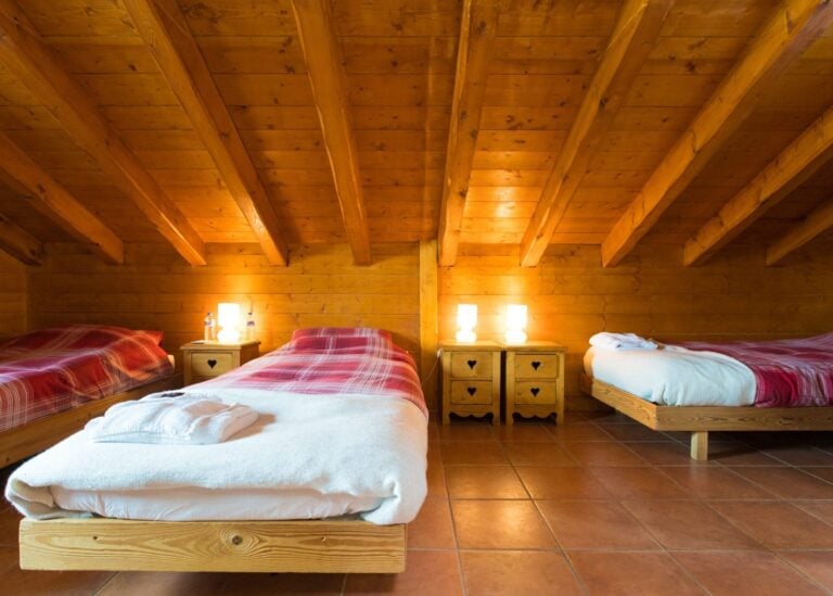 Cropped Triple Rooms 2