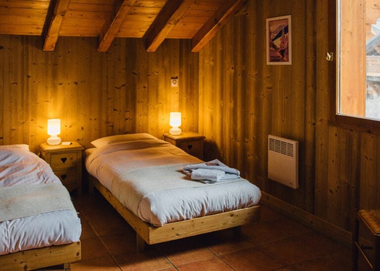 Cropped prem twin window