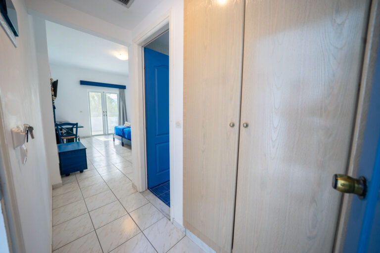 Corner Rooms (2)
