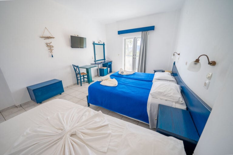 Corner Rooms (4)